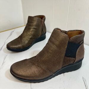 Clarks cloudwalkers Metallic Brown Ankle Booties, Wedge Heel Size 7.5M